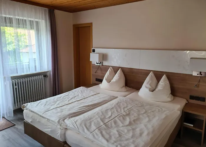 Pension Zum Grünen Wald Feuchtwangen